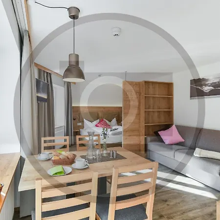 Apartament Hochmoderne *